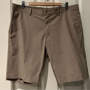 Uniqlo khaki flat front shorts